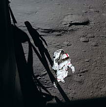 Shepard on Moon.jpg